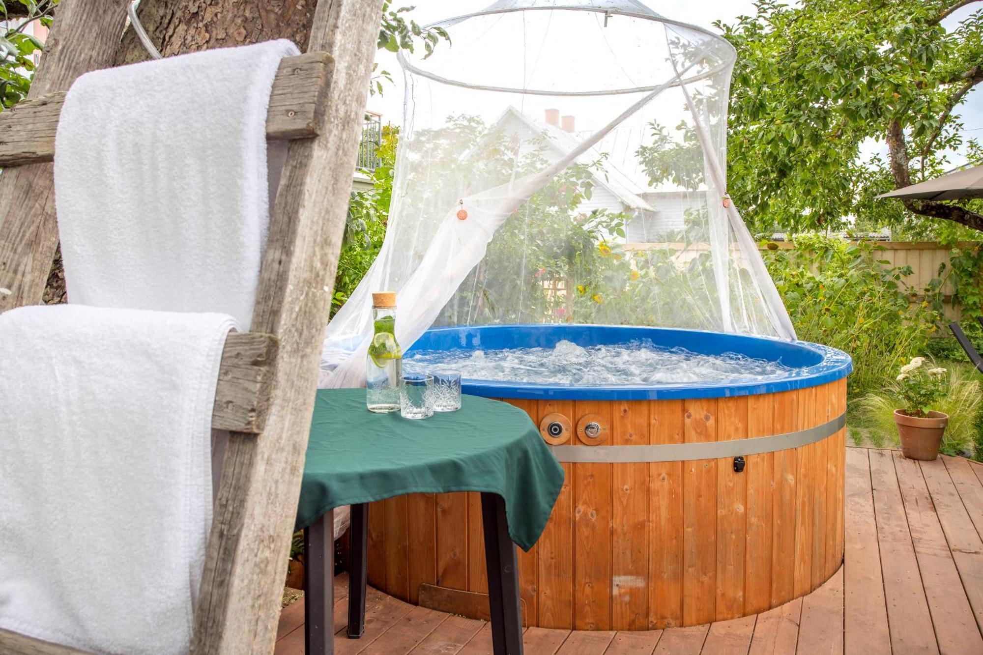 Alice Backyard-Holiday Home And Spa Pärnu Extérieur photo